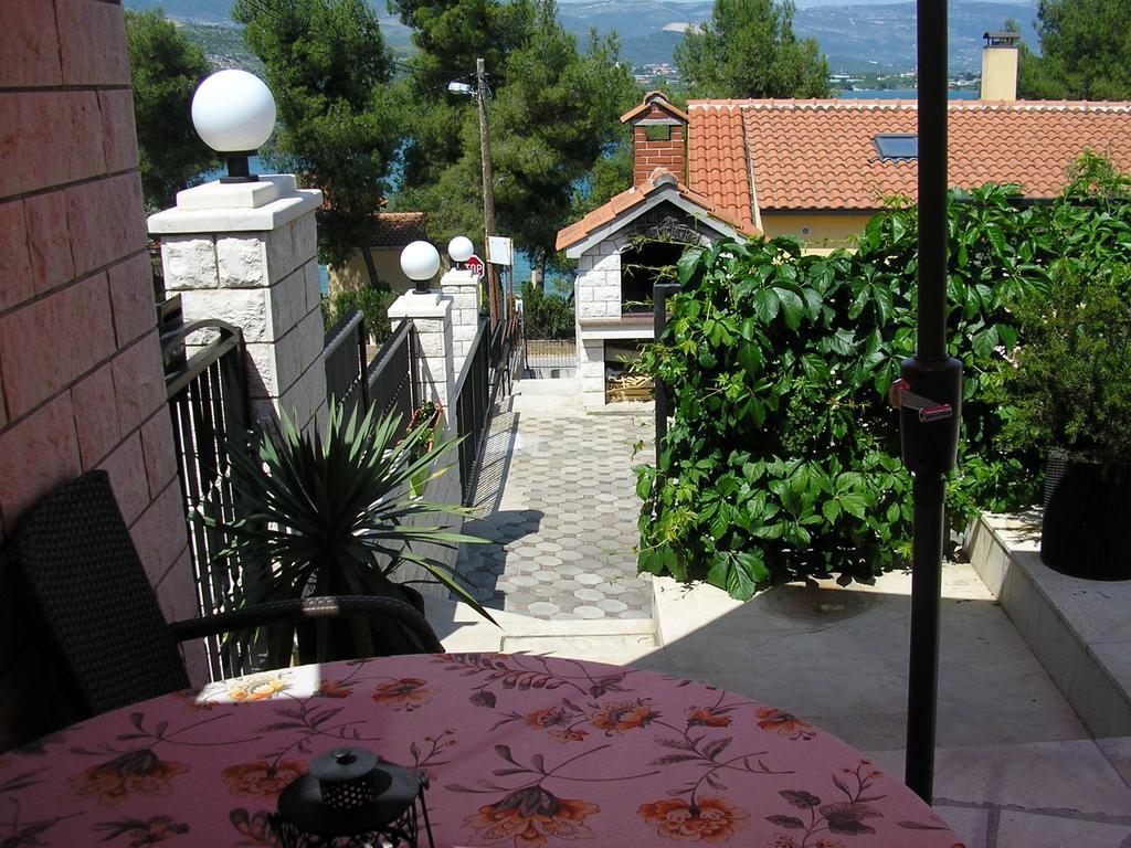 Apartments Viki Trogir Exterior photo